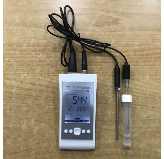 Máy đo pH / mV / nhiệt độ cầm tay HP9010_Trans Instruments
